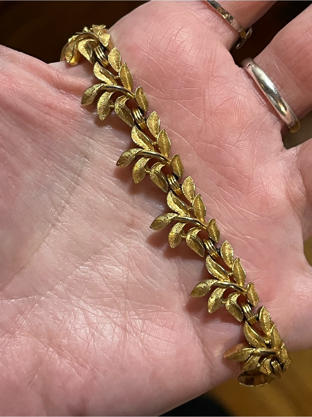Free with purchase Trifari Vintage Brushed GoldColor Wheat Choker Necklace READ